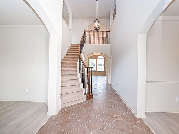 3rd image of 19 Sandwell Pl