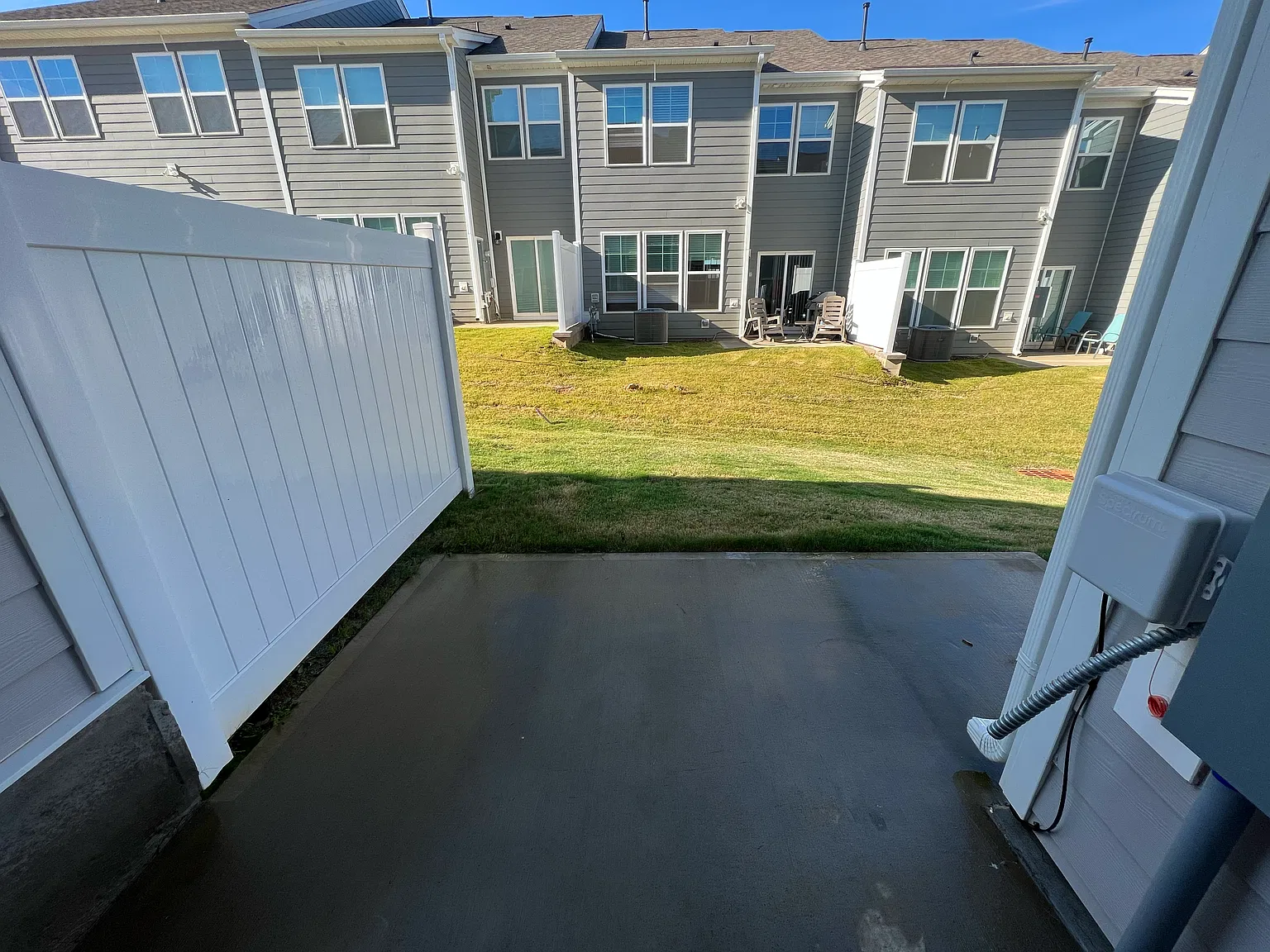 3 bed, 2.5 bath, 1699 sqft, $2,250 — Photo 2