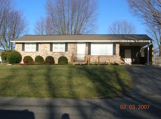 4128 Ranch Rd, Johnson City, TN 37601