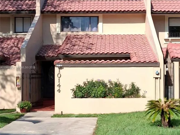 10144 Costa Del Sol Blvd, Miami, FL 33178