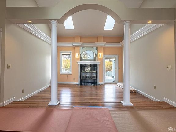 3rd image of 2633 Mountain Ash Ln
