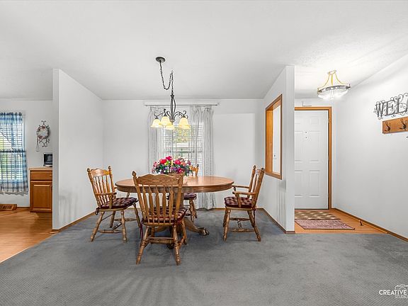 3rd image of 225 Meadowlark Ln