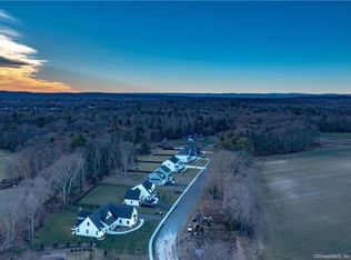 33 Hidden Way, Suffield, CT 06078