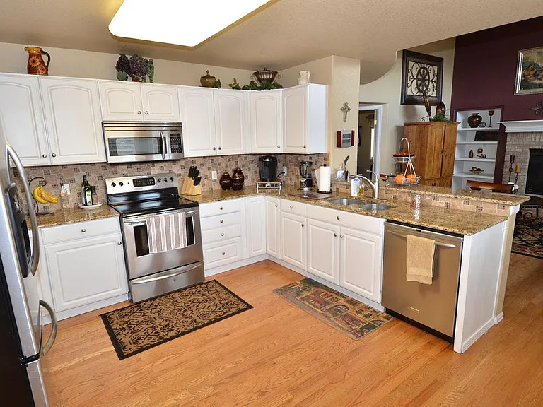 6132 Soaring Dr — Photo 17