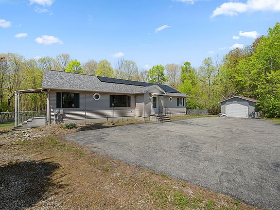 5th image of 1 Woodmere Rd