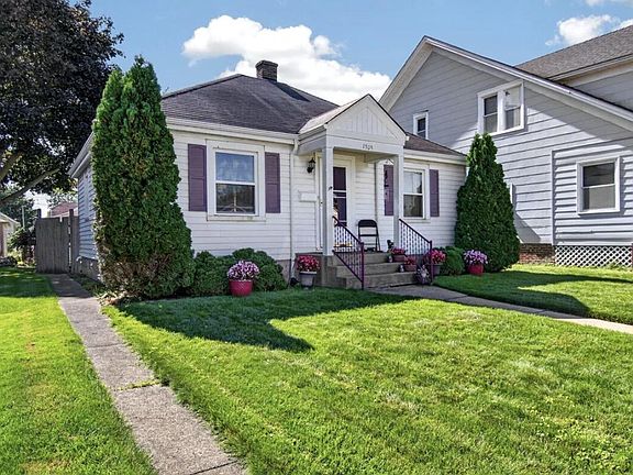 2nd image of 1305 Walton AVENUE