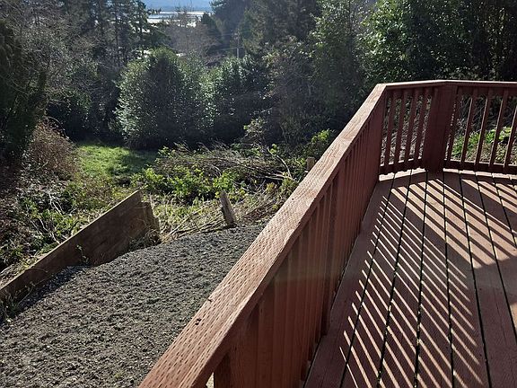 4th image of 510 Lombard St