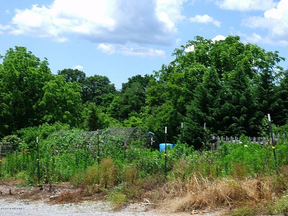 3rd image of 1575 Thomas Ln