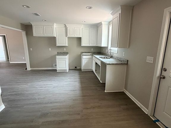 3rd image of 1446 Midland Michigan Rd