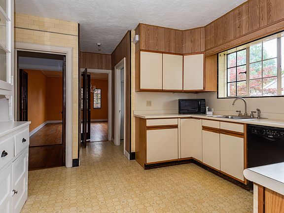 5th image of 510 Munro Ave