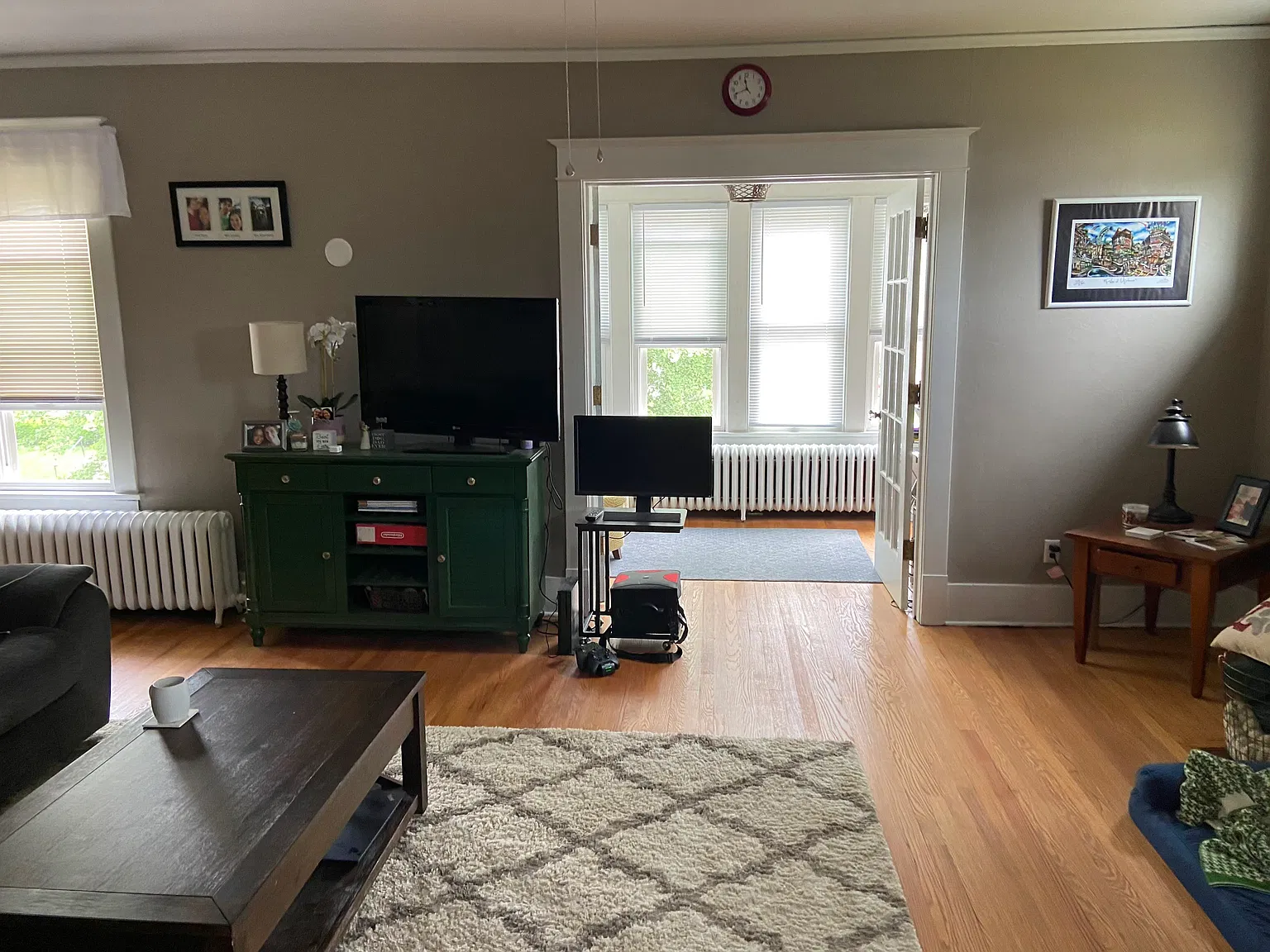 3 bed, 1300 sqft, $2,100 — Photo 2