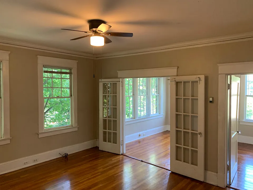 Top floor unit gets great light.