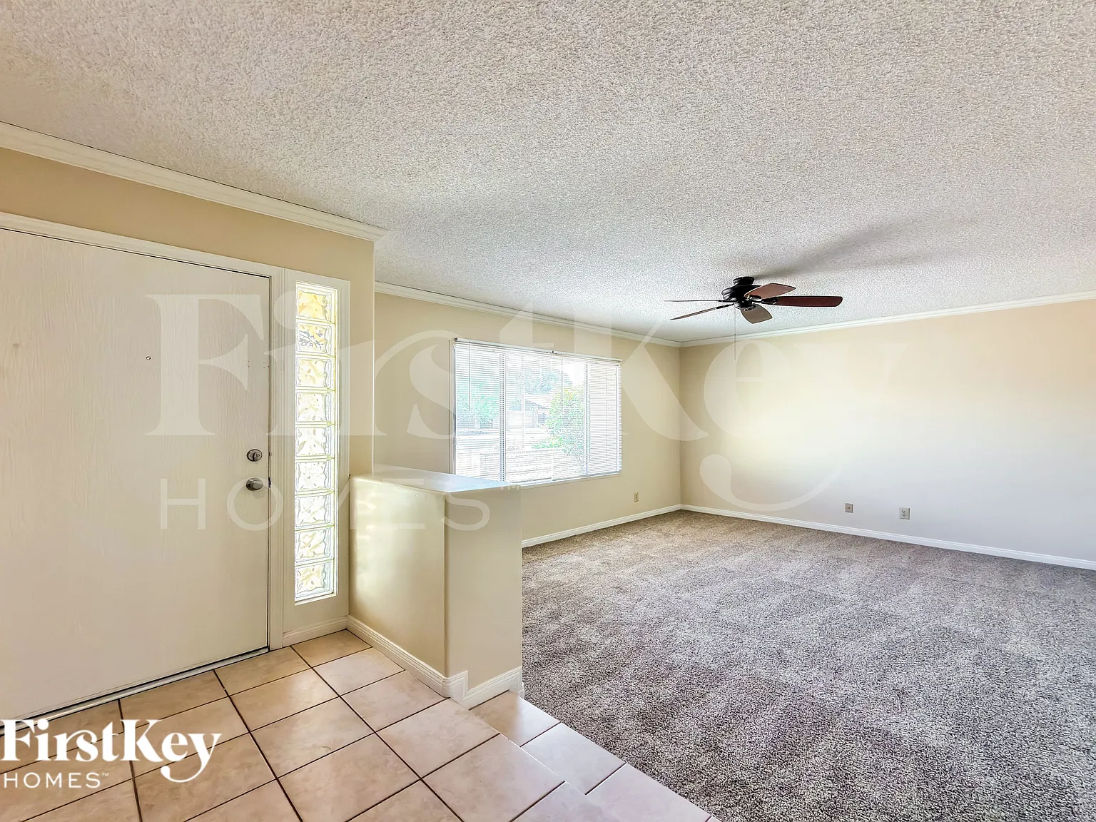 4 bed, 2.0 bath, 1981 sqft, $2,305 — Photo 2