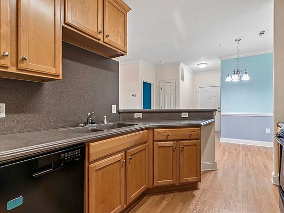 5th image of 2073 Silvercrest Dr. #A