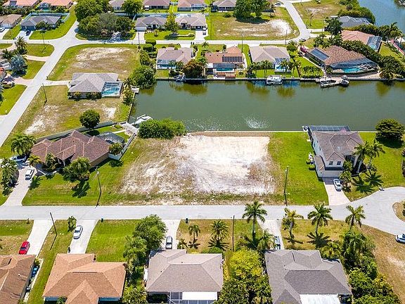 3rd image of 3910 SW 25th Pl