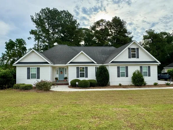 154 Cambridge Ct, Tifton, GA 31793