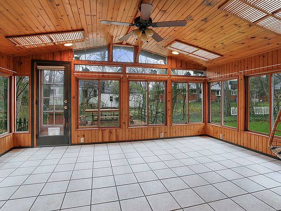 5th image of 9003 W Hillcrest Ln