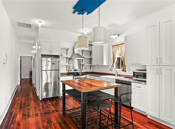 4th image of 4107 Clara St