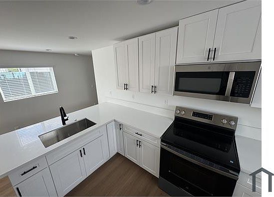 4th image of 722 E 81st St #25