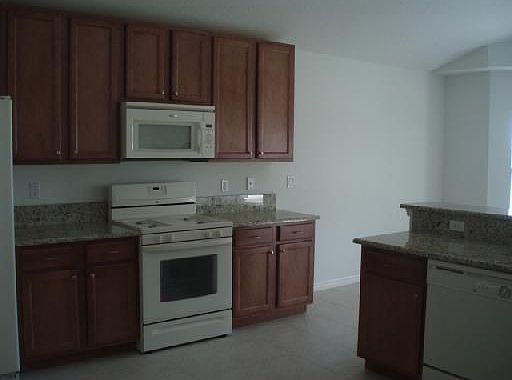4th image of 525 S Valencia Cir SW