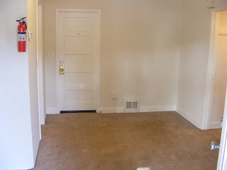 115 N Park St #4 — Photo 5