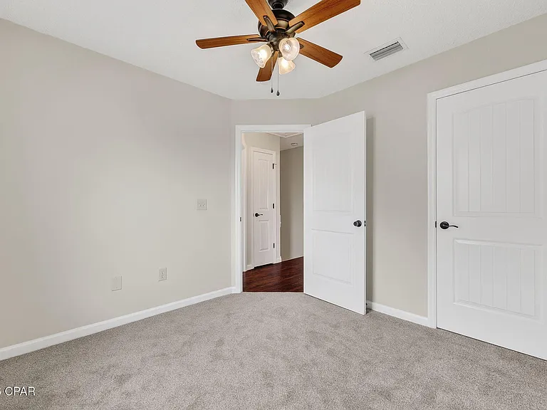 2605 Avondale Ct — Photo 15