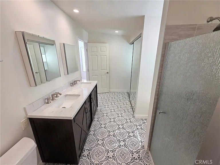 7019 Jamieson Ave — Photo 16