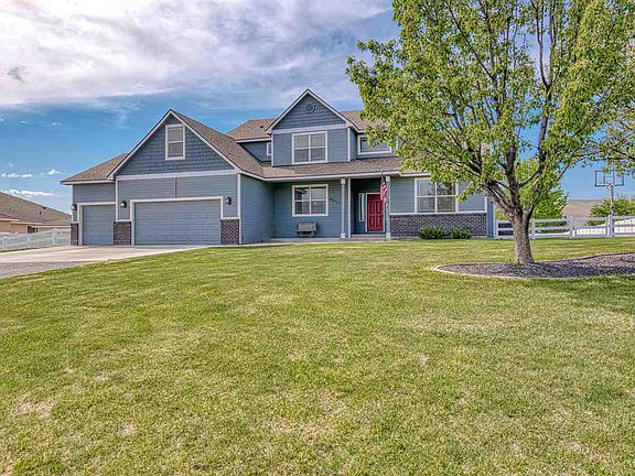 3rd image of 98715 Lilliann Dr