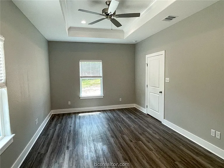 6475 FM 244 — Photo 8