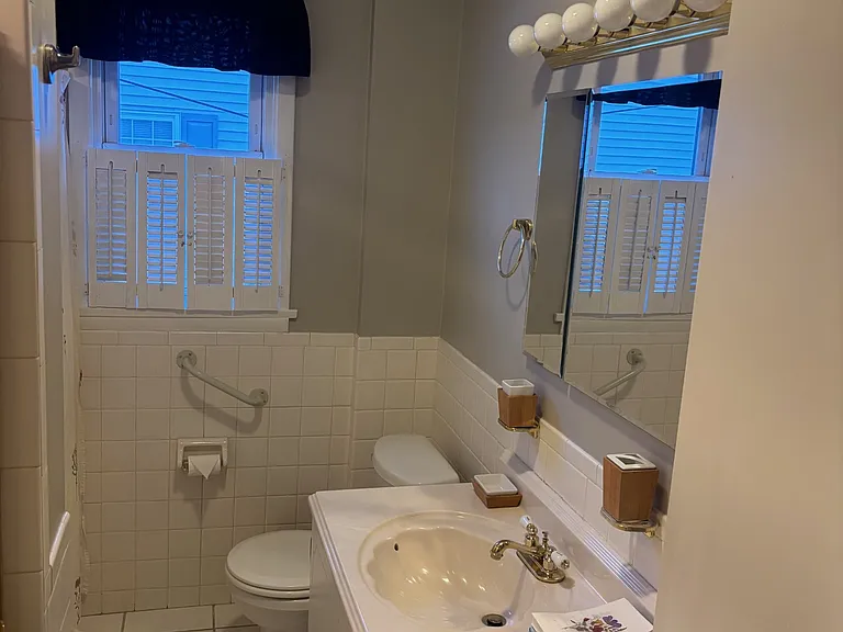 115 1st Ave — Photo 5