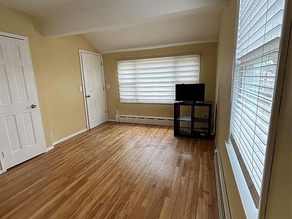 3rd image of 26 Roslyn Street