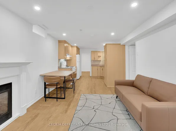 40 Venetian Cres #Basement, Vaughan, ON L4L 5E5