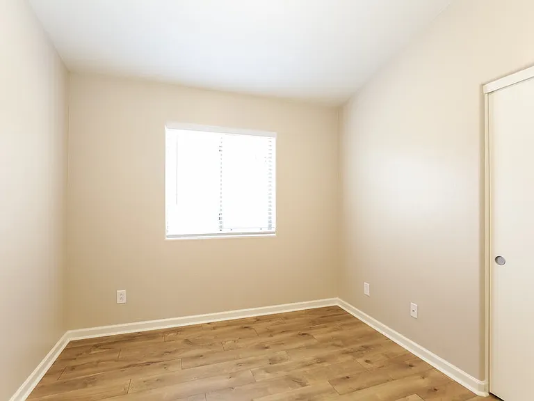 2030 S 100th Ln — Photo 12