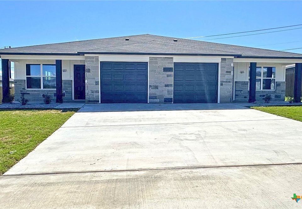 1st image of 983 Cline Dr