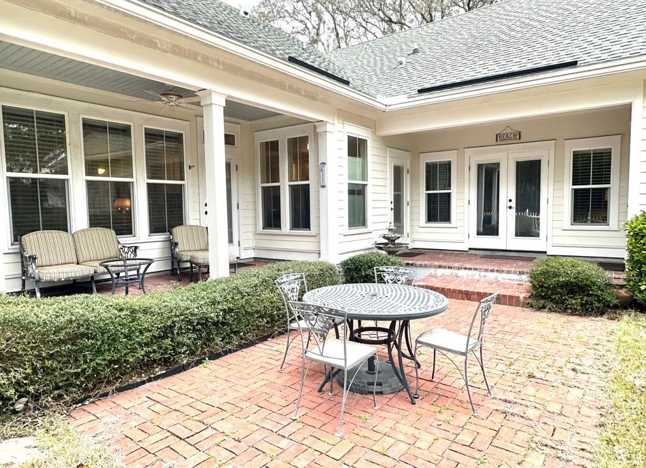 3 bed, 2500 sqft, $4,995 — Photo 3