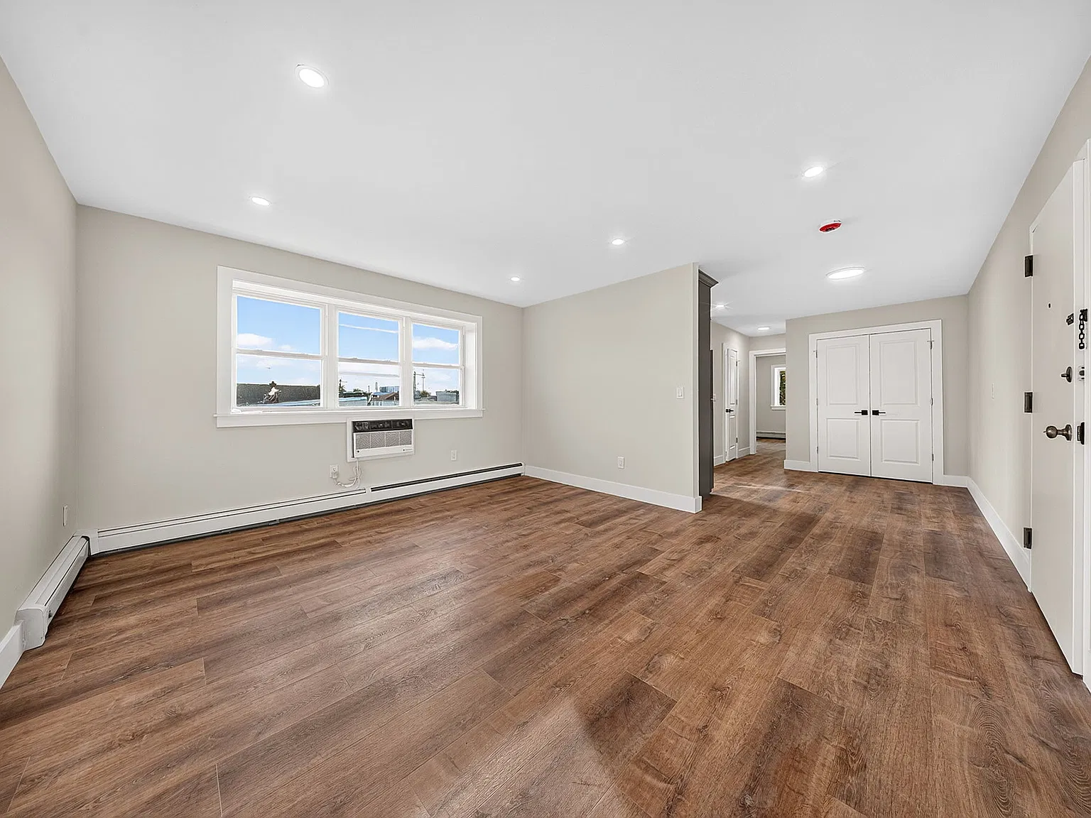 1 bed, $2,000 — Photo 1