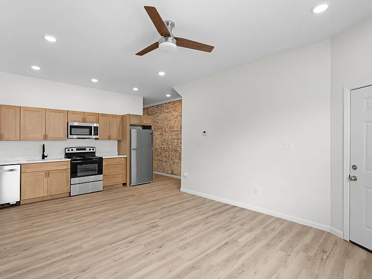 3253 Nebraska Ave #1 — Photo 9