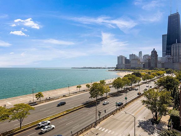 3rd image of 1300 N Lake Shore Dr APT 8BC