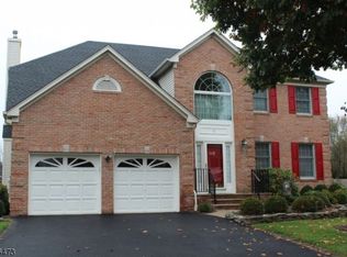 5 Goosetown Dr, Clinton, NJ 08809