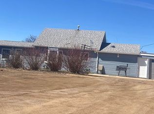 201 W 4th St, Mott, ND 58646