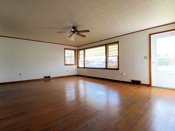 4th image of 885 W Brookmont Blvd