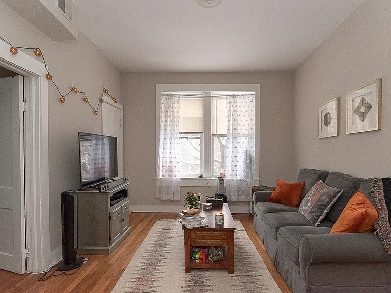 949 N Hoyne Ave #4 — Photo 9
