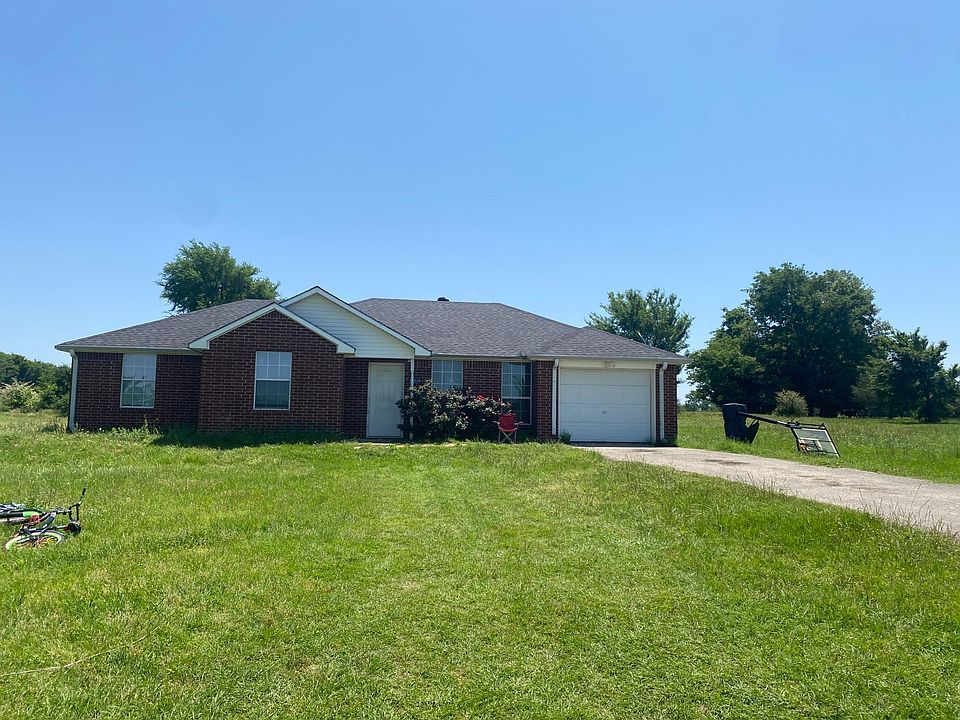 1st image of 15936 Oaks West Dr