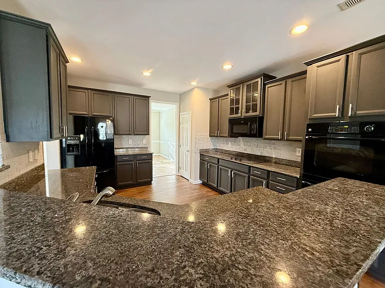 4818 Summerside Dr — Photo 7