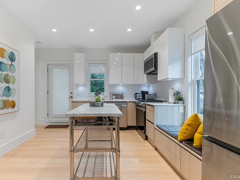 957 Nicola St #951 — Photo 8