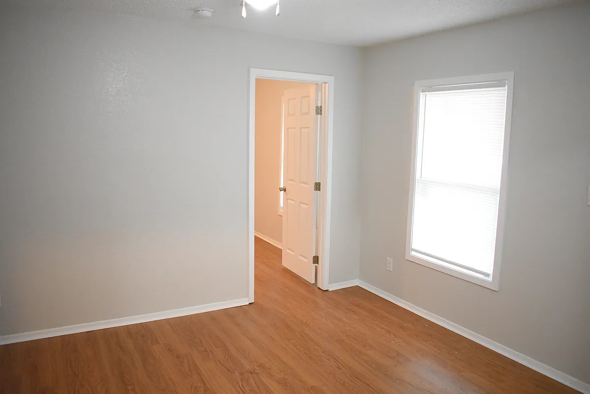 Building Photo - 2433 Woden Rd #4
