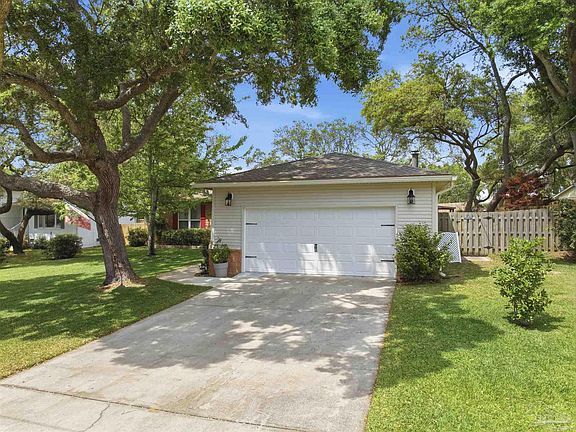 2nd image of 22 Dogwood Dr