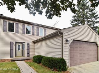 592 Oswego Dr, Carol Stream, IL 60188
