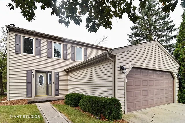 592 Oswego Dr photo 1