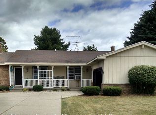 8062 20th Ave, Jenison, MI 49428